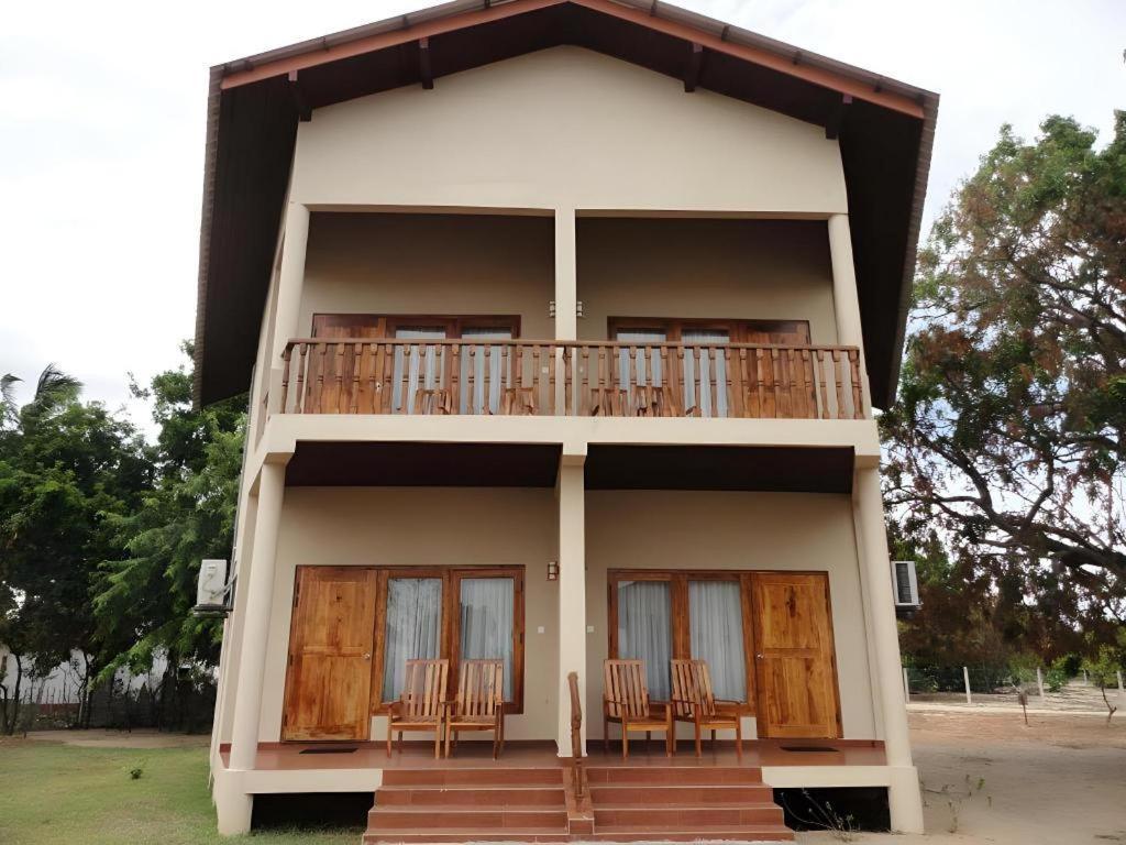 Naaval Hotel Batticaloa Exterior photo