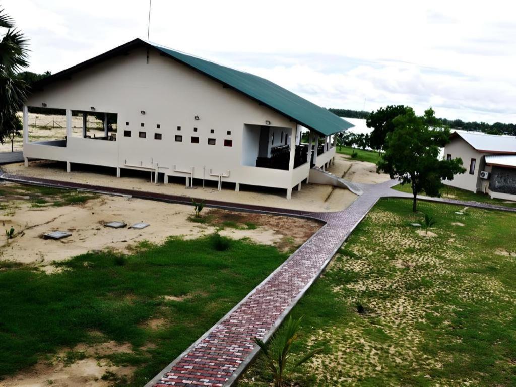Naaval Hotel Batticaloa Exterior photo