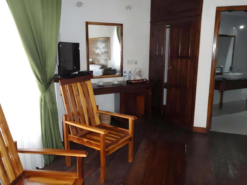 Naaval Hotel Batticaloa Exterior photo